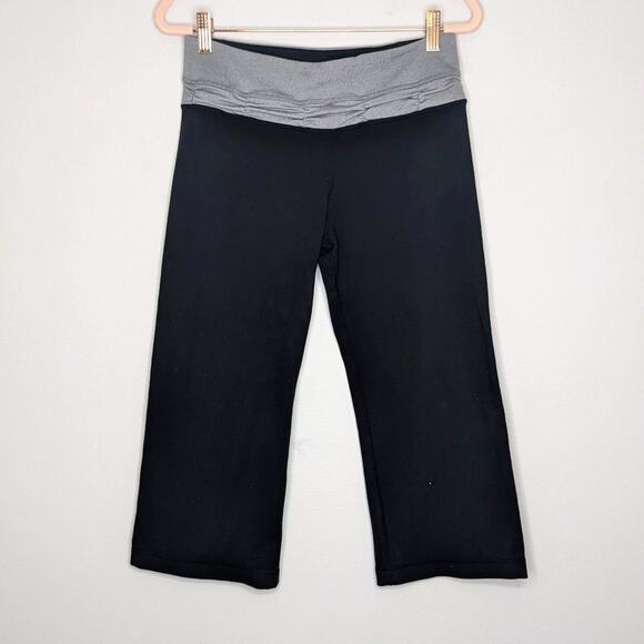 Lululemon Black Gray Reversible Crop Straight Leg Pants Stretch Size 6 - Picture 1 of 7